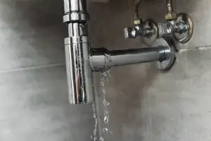 تسرب المياه في الحمامات